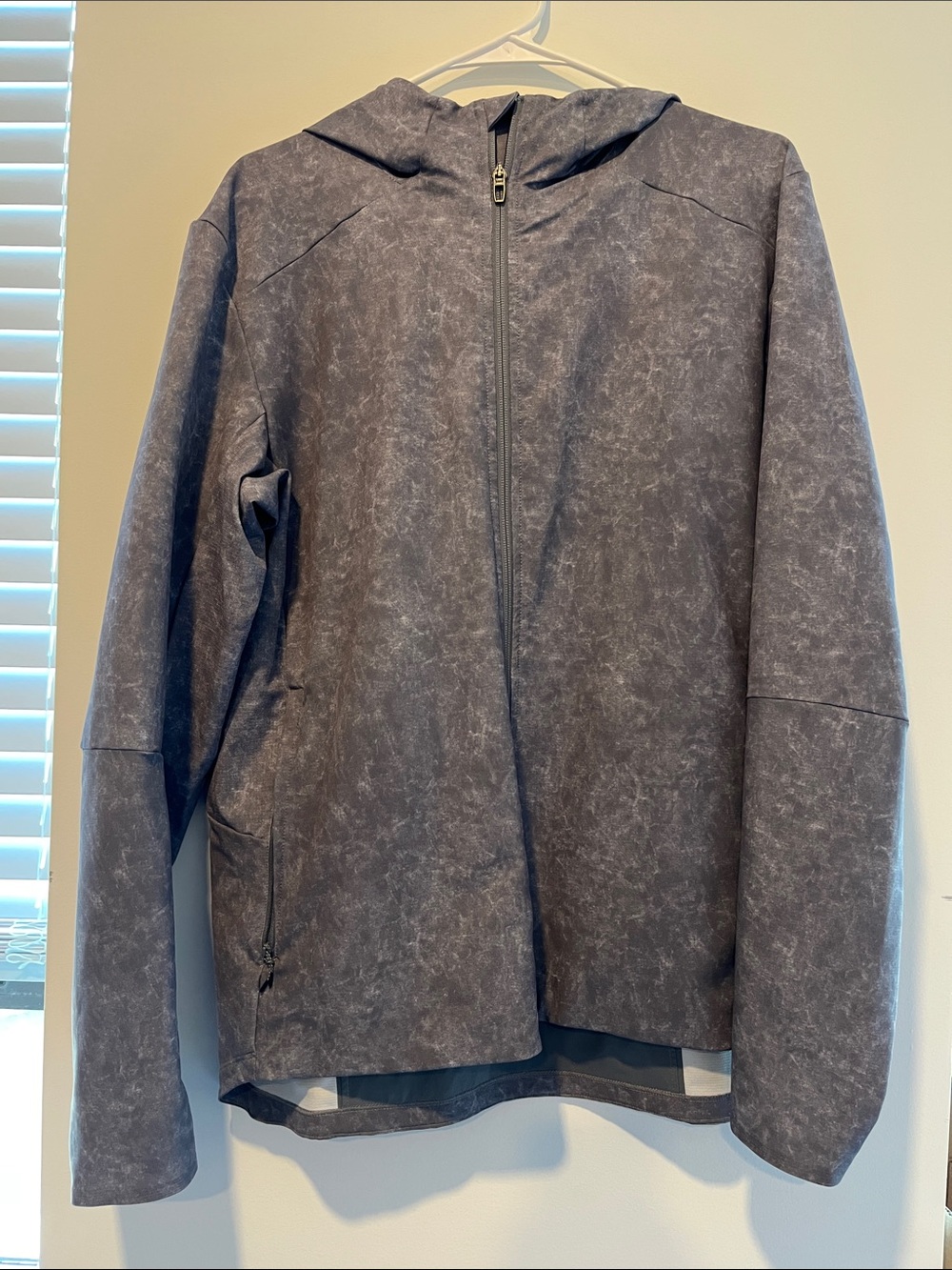 lululemon athletica Men's Hooded Zip Raincoat - Charcoal Marbled